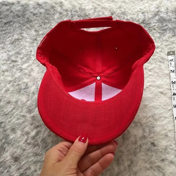 Red Cap -  FREE with purchase - Picture 9 of 9